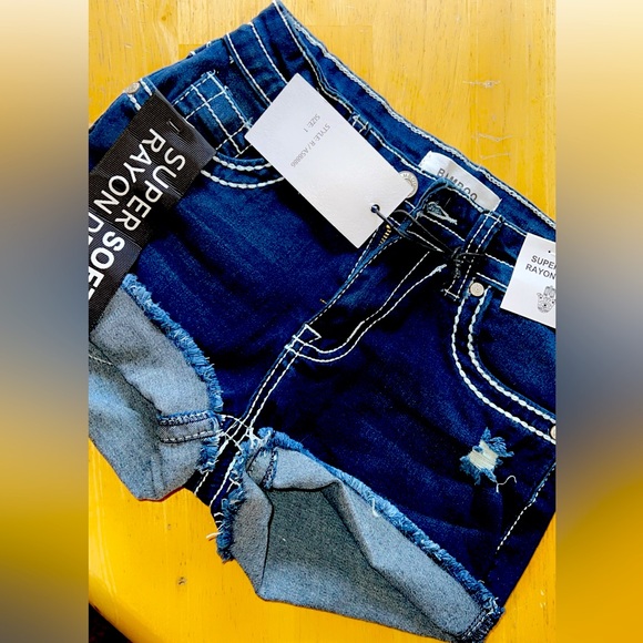 Shorts - Picture 1 of 2